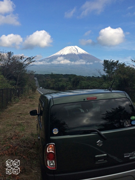 02.ハスラーと富士山.jpg